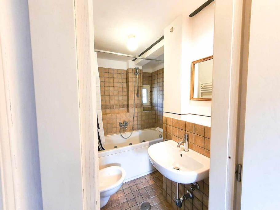 Cozy In Pigneto Up To 4 * Rom